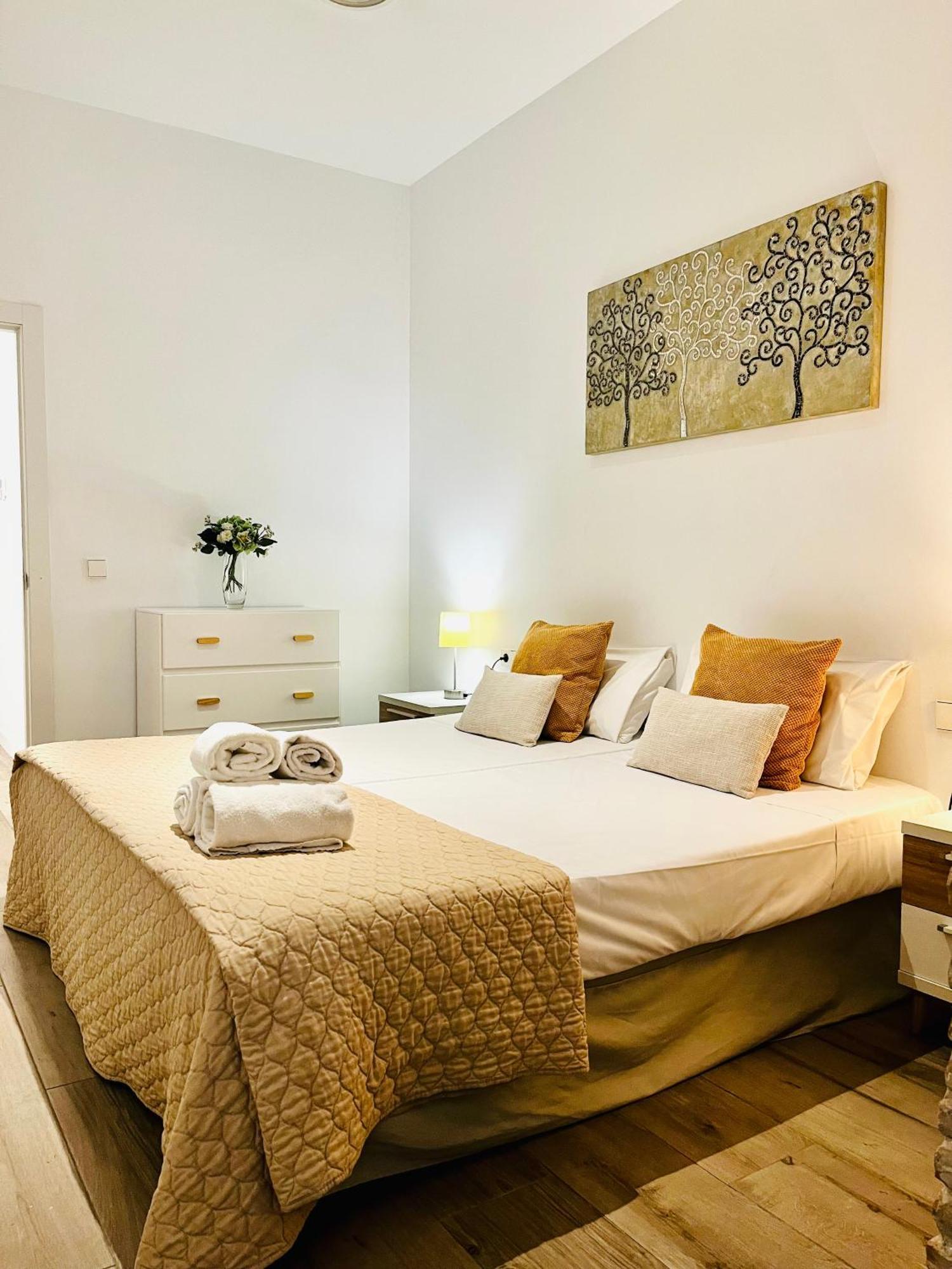 Travel Habitat Ayuntamiento Apartment บาเลนเซีย ภายนอก รูปภาพ