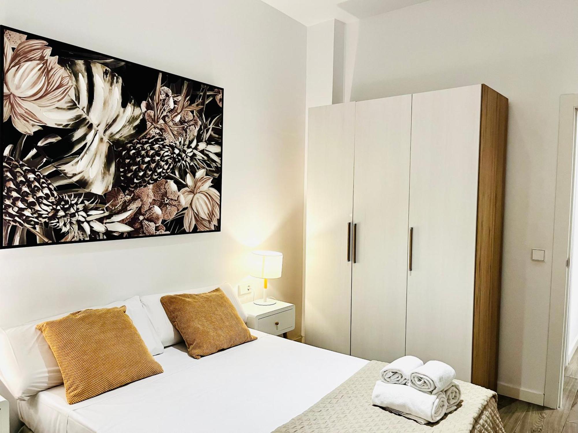 Travel Habitat Ayuntamiento Apartment บาเลนเซีย ภายนอก รูปภาพ