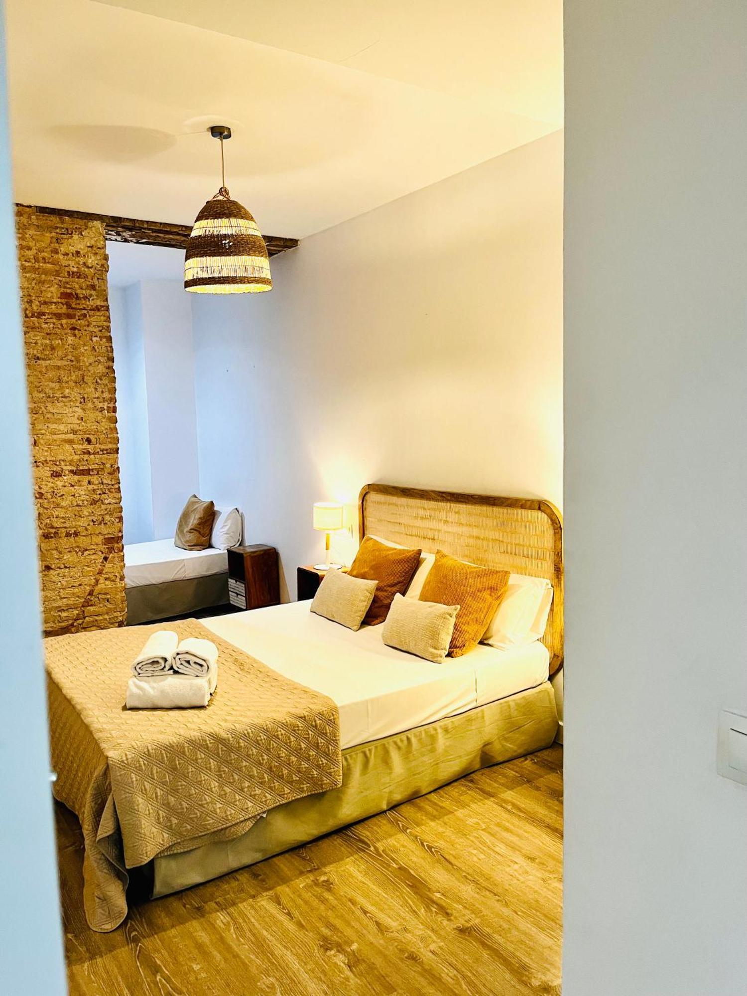 Travel Habitat Ayuntamiento Apartment บาเลนเซีย ภายนอก รูปภาพ